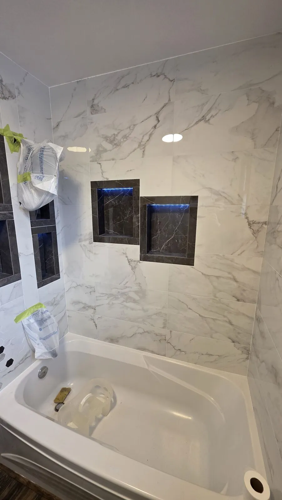 Bathroom remodel: tub surround, niches and hex accent — finished (4)