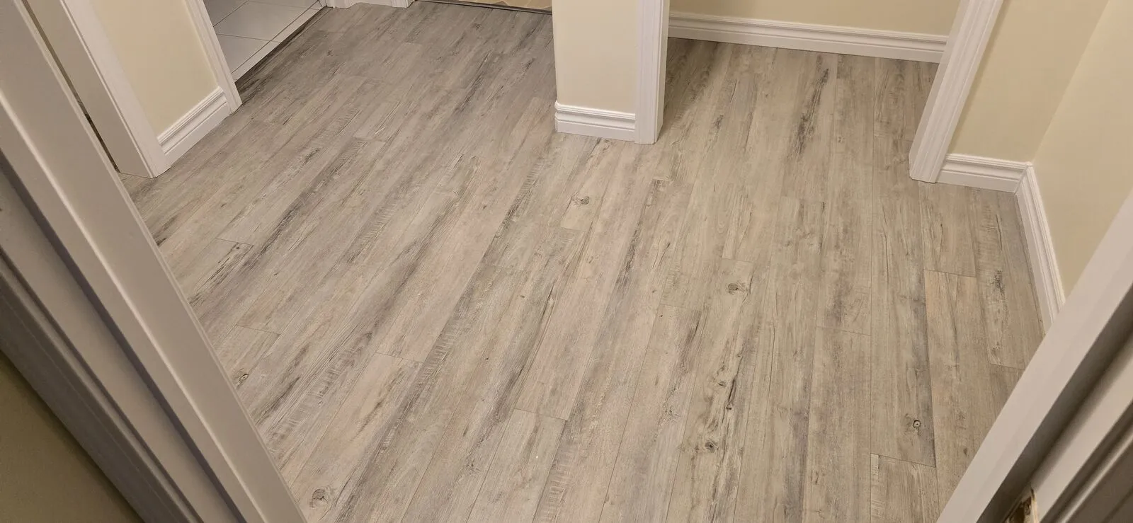 Laminate flooring throughout