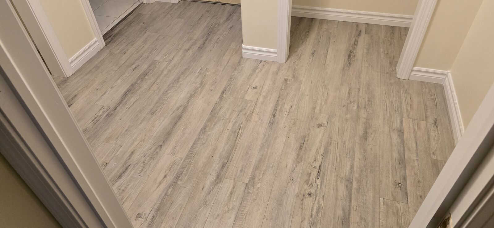 Laminate flooring throughout